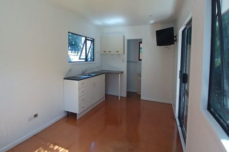 Photo of property in 13 Killarney Avenue, Torbay, Auckland, 0630