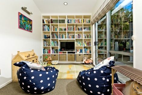 Photo of property in 126 Taiapa Road, Muriwai, 0881