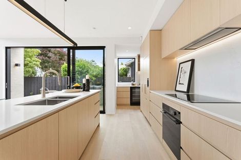 Photo of property in 38 Straven Road, Riccarton, Christchurch, 8011