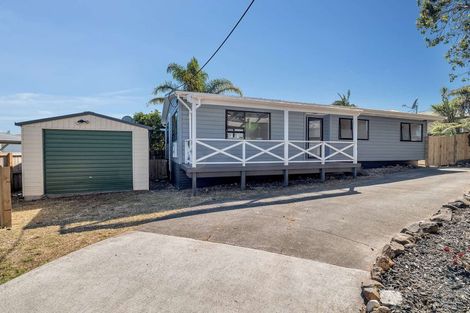 Photo of property in 1/9 Titoki Street, Te Atatu Peninsula, Auckland, 0610