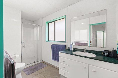 Photo of property in 64 Acacia Avenue, Upper Riccarton, Christchurch, 8041