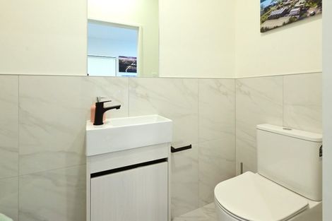 Photo of property in 11 Toanga Place, Mount Wellington, Auckland, 1062