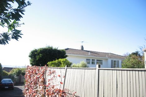 Photo of property in 193 Bleakhouse Road, Mellons Bay, Auckland, 2014