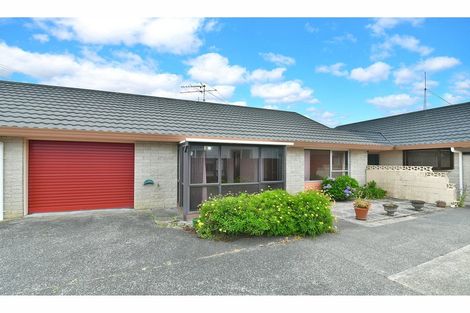 Photo of property in 2/54 Doment Crescent, Orewa, 0931