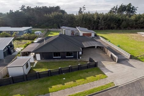 Photo of property in 250 Park Avenue, Waitarere Beach, Levin, 5510