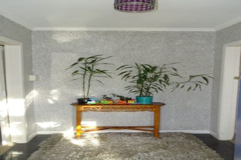 Photo of property in 11 Seddon Avenue, Papatoetoe, Auckland, 2104