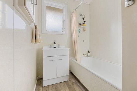 Photo of property in 28 Kotuku Place, Tokoroa, 3420