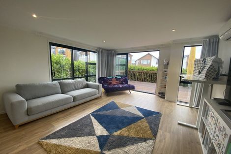 Photo of property in 1 Seafarer Crescent, Stanmore Bay, Whangaparaoa, 0932