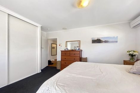 Photo of property in 122 Atkinson Road, Titirangi, Auckland, 0604