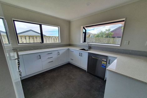 Photo of property in 26 Kentwood Drive, Woodridge, Wellington, 6037