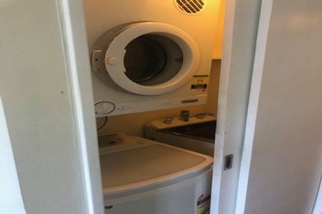 Photo of property in 14 Kopiko Way, Brooklyn, Wellington, 6021