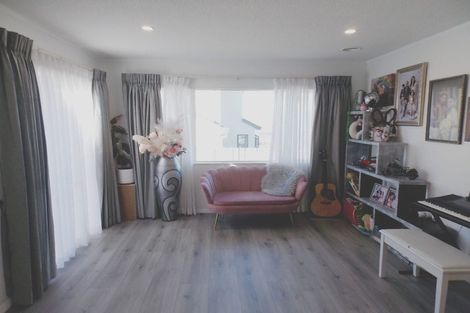 Photo of property in 107 Ashton Fitchett Drive, Brooklyn, Wellington, 6021