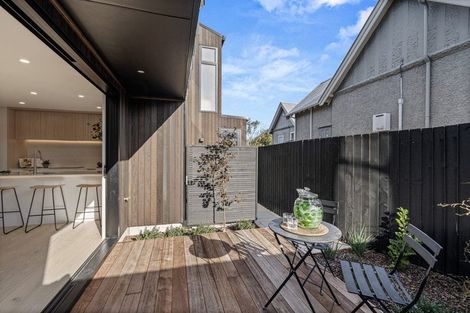 Photo of property in 2/9 Innes Road, St Albans, Christchurch, 8052