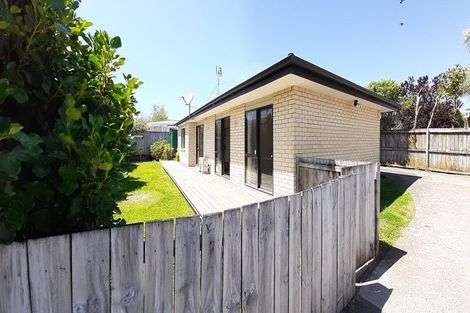 Photo of property in 28a Kamara Road, Glen Eden, Auckland, 0602