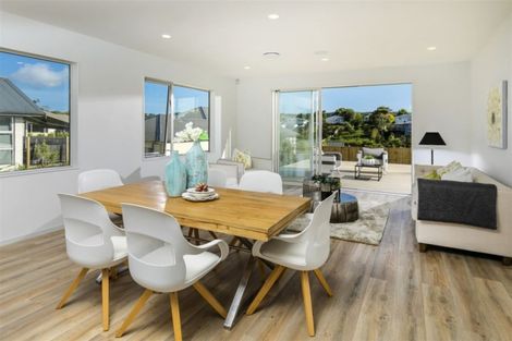 Photo of property in 17 Princes Street, Riverhead, 0820