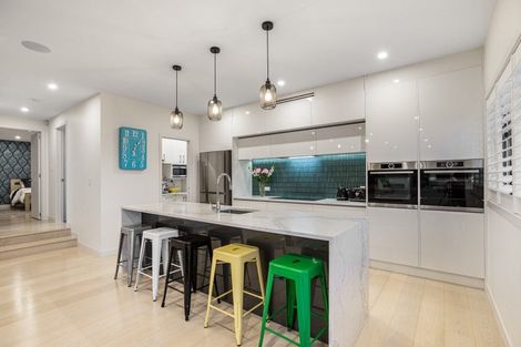 Photo of property in 17 Winscombe Street, Belmont, Auckland, 0622