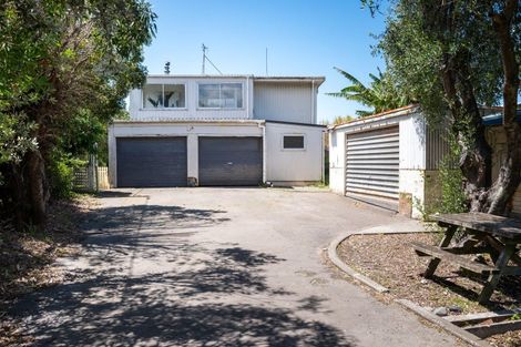 Photo of property in 233 Clifton Road, Te Awanga, 4102