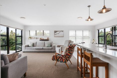 Photo of property in 132c Margaret Drive, Omokoroa, 3114