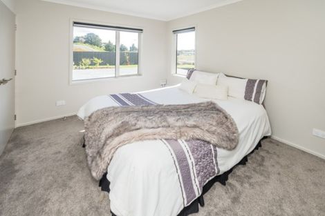 Photo of property in 37 Magnolia Crescent, Tawhero, Whanganui, 4501