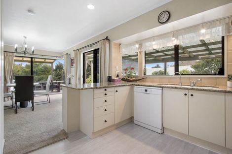 Photo of property in 35 Links View Drive, Omokoroa, 3114