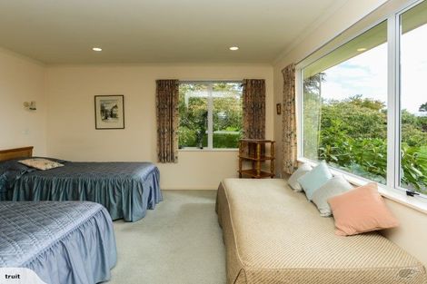 Photo of property in Busby Hill, Havelock North, 4130