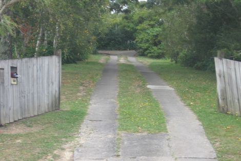 Photo of property in 2/25 Peach Road, Glenfield, Auckland, 0629