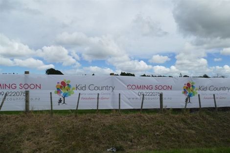 Photo of property in 300 State Highway 16, Kumeu, 0892