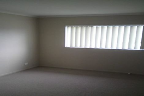 Photo of property in 8 Misty Valley Drive, Henderson, Auckland, 0612