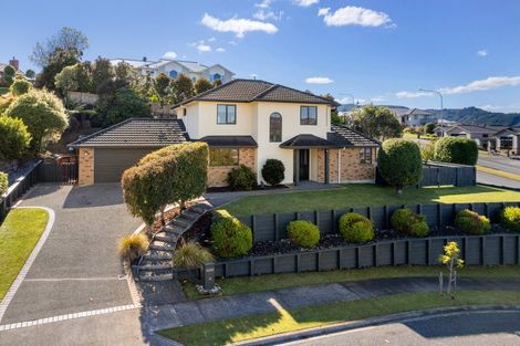 Photo of property in 2 Ormrod Grove, Riverstone Terraces, Upper Hutt, 5018