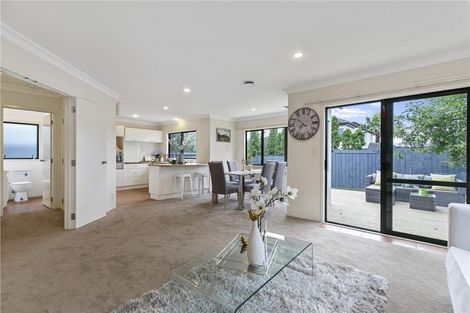 Photo of property in 16 Kilsyth Way, East Tamaki Heights, Auckland, 2016