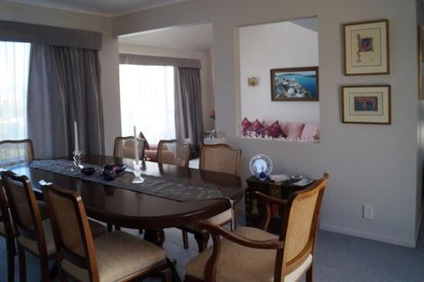 Photo of property in 32 Ashton Fitchett Drive, Brooklyn, Wellington, 6021