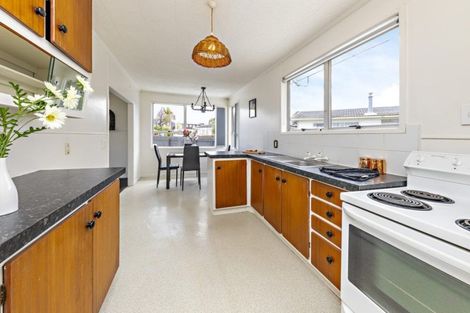 Photo of property in 13 Ewbank Place, Manurewa, Auckland, 2102