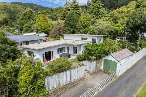 Photo of property in 136 Hine Road, Wainuiomata, Lower Hutt, 5014