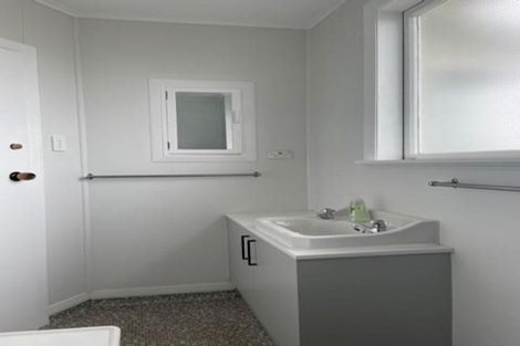 Photo of property in 72a Arimu Road, Papakura, 2110