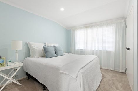 Photo of property in 33 The Ritz, Orewa, 0931