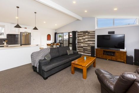 Photo of property in 30a Exchange Street, Ebdentown, Upper Hutt, 5018