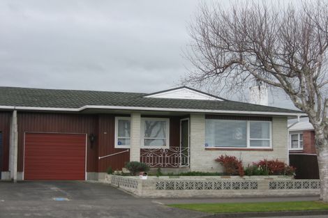 Photo of property in 70 Winchester Street, Levin, 5510