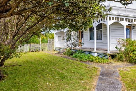 Photo of property in 14 Albany Street, Patea, 4520