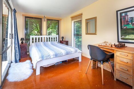 Photo of property in 2 Oxford Terrace, Coromandel, 3506