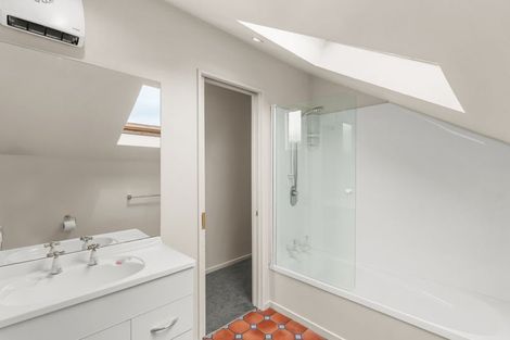 Photo of property in 4 Rosefield Lane, Northcote, Christchurch, 8052