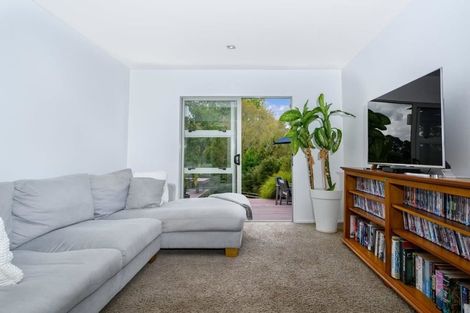 Photo of property in 8 Pineview Lane, Helensville, 0875