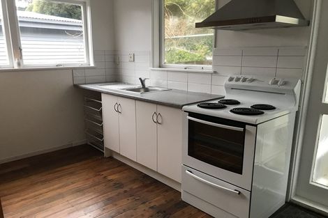 Photo of property in 33 Black Rock Road, Newlands, Wellington, 6037