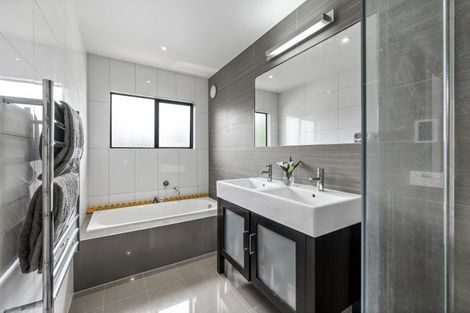 Photo of property in 2/3 Bayswater Avenue, Bayswater, Auckland, 0622