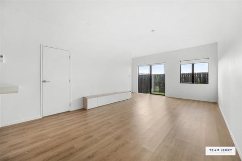 Photo of property in 63 Whare Kauri Road, Papakura, 2110