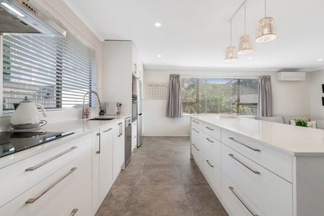 Photo of property in 3a Rishworth Avenue, Stanmore Bay, Whangaparaoa, 0932