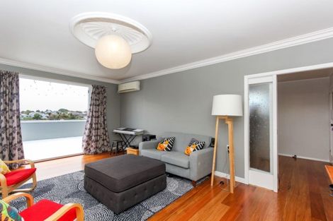 Photo of property in 72 Lorna Street, Lynmouth, New Plymouth, 4310