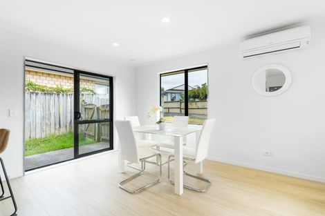 Photo of property in 14 Cade Place, Weymouth, Auckland, 2103