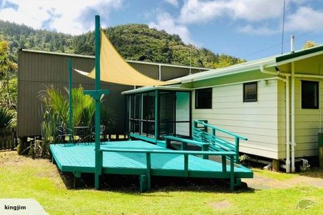 Photo of property in 91 Glenesk Road, Piha, New Lynn, 0772