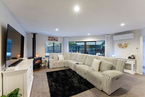 Photo of property in 37 Realm Drive, Paraparaumu, 5032