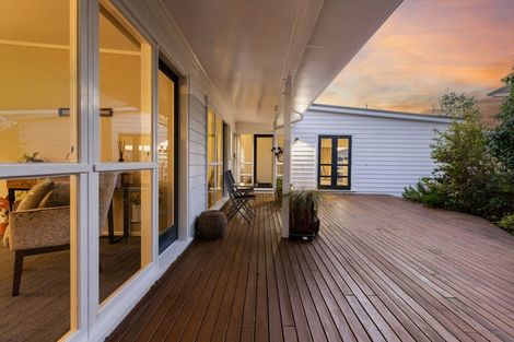 Photo of property in 9 Annan Grove, Papakowhai, Porirua, 5024